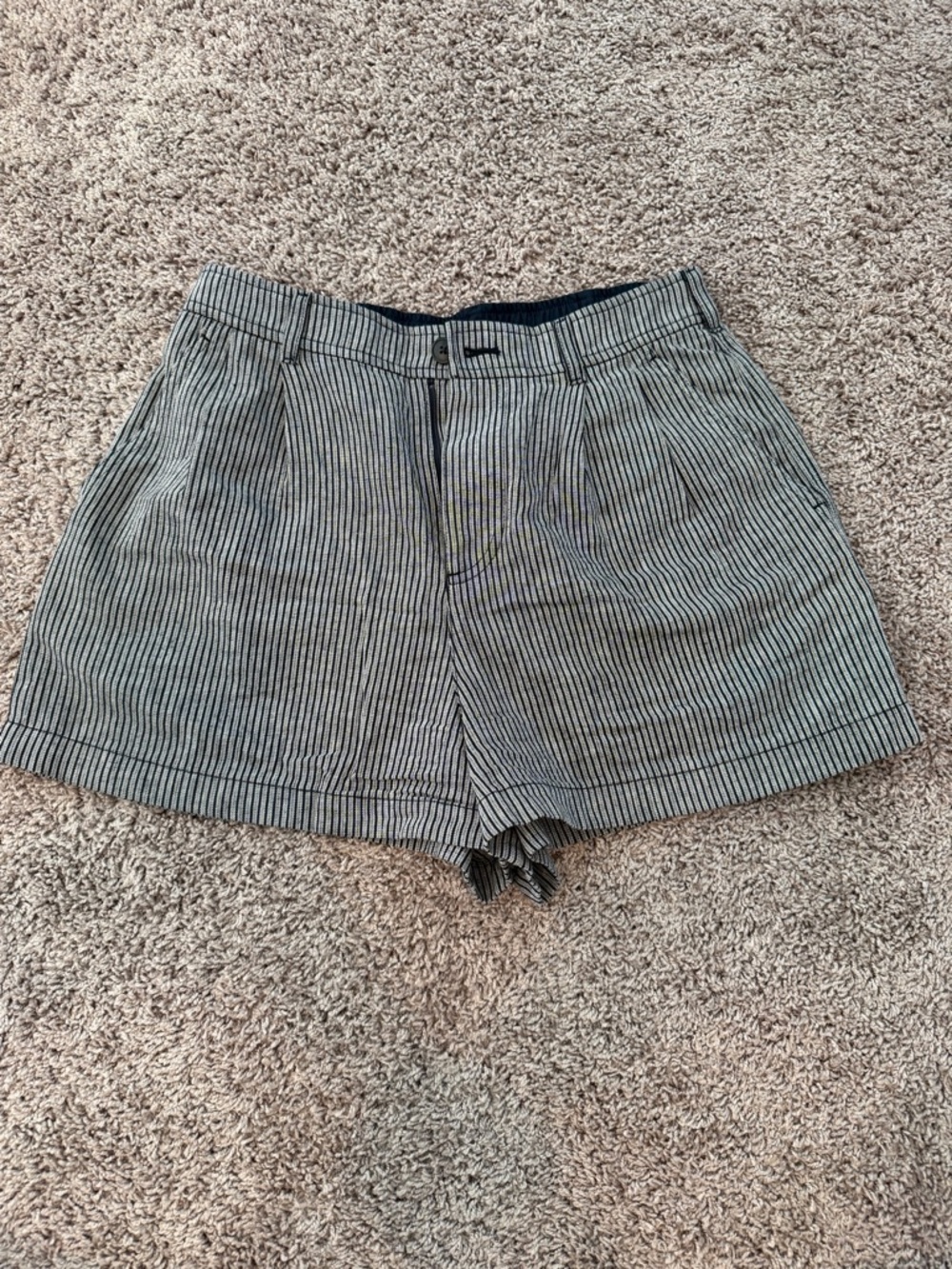 Uniqlo Shorts Size Medium